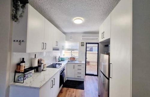Underdale Apartment | Underdale 2Bedroom unit Central Comfort