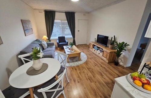 Underdale Apartment | Underdale 2Bedroom unit Central Comfort