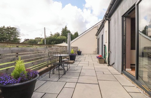 Burton Cottage | UNDERFELL, pet friendly, with a garden in Burton-In-Kendal