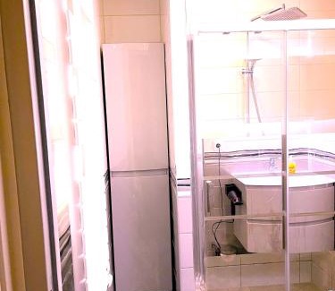 Bondy House | une chambre pas loin de paris et airport CDG