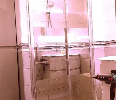 Bondy House | une chambre pas loin de paris et airport CDG