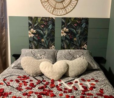 Eyguieres Apartment | Une Pause Douceur - Suite Orchidée