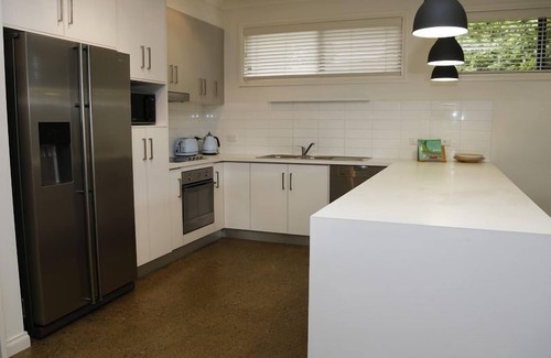 Encounter Bay House | Uneek Coastal Living - Pet friendly, NETFLIX, WI-FI