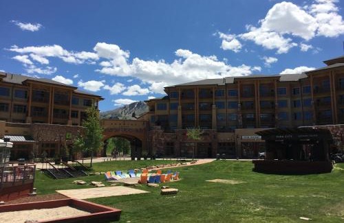 Park City House | Unequalled Ski in Out, Next to Gondola, Sundial hotel room, Pool, Hot tub, Condo Nast Winner C316A