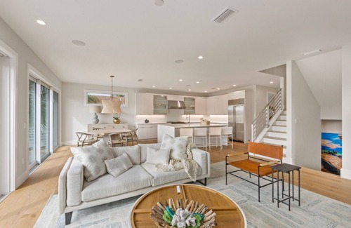 Ilexhurst House | UNFORGETTABLE BEACH HOME! Heated pool/spa! Just steps to beach & Stunning views!
