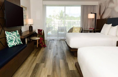 Nawiliwili Resort | Unforgettable Getaway on Kaua'i's Hidden Gem! Garden View Room w/Balcony! Pool!