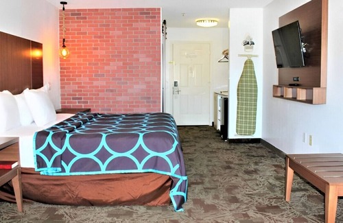 Tuscaloosa House | Unforgettable Retreat W/ Laundry Service