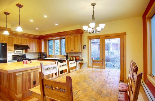 Steamboat Springs House | Unforgettable Views-Private Shuttle-Walk 2 Town/Trails+Big Garage-Deck-Fenced Patio-Grill-W/D-DogsOK
