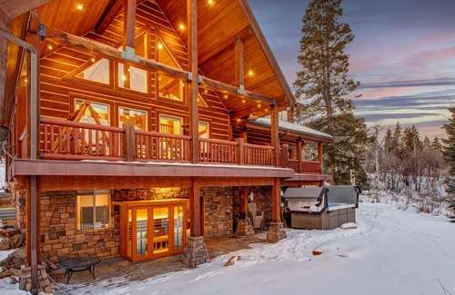 Tollgate Canyon Cabin | Unforgotten Utopia in Tollgate Canyon hosted by Nestique