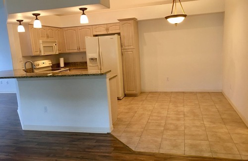Venice House | UNFURNISHED Relaxing 2 bdrs,long term, condo in Venice, FL: 10 min from beaches!