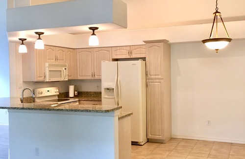 Venice House | UNFURNISHED Relaxing 2 bdrs,long term, condo in Venice, FL: 10 min from beaches!