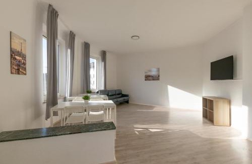 Duisburg Apartment | UNGLAUBLICHES ANGEBOT-Duisburg 4 Zimmer Apartment