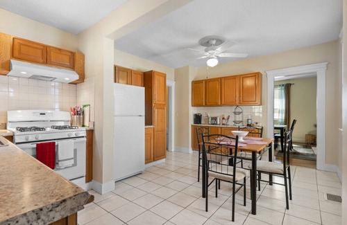 West Haven House | UNH Home Base 10 minutes from beach