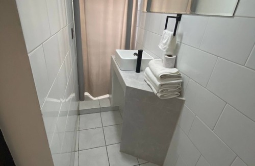 Monterrey Centro House | Unidades Privadas con AC-TV-WiFi y Estacionamiento en Centro de MTY