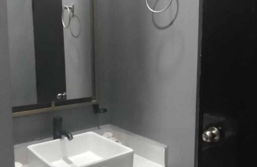 Monterrey Centro House | Unidades Privadas con AC-TV-WiFi y Estacionamiento en Centro de MTY
