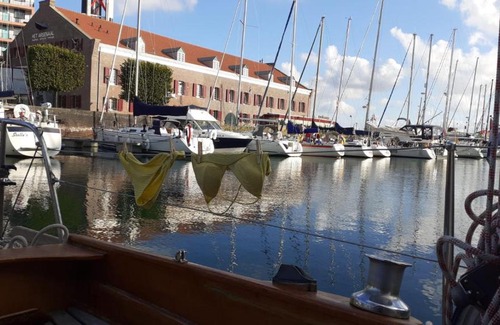 Vlissingen Boat Rental | Uniek verblijf aan zee