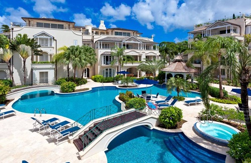 Schooner Bay Apartment | Uninterrupted Beachfront Views - Schooner Bay 207 (1 bed)