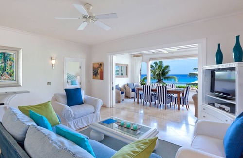 Schooner Bay Apartment | Uninterrupted Beachfront Views - Schooner Bay 207 (1 bed)