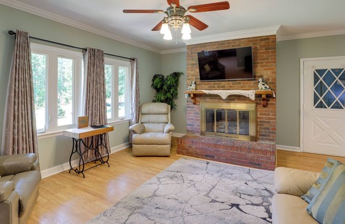 Union Mills House | Union Mills Retreat w/ Pond & 3 Stall Barns!