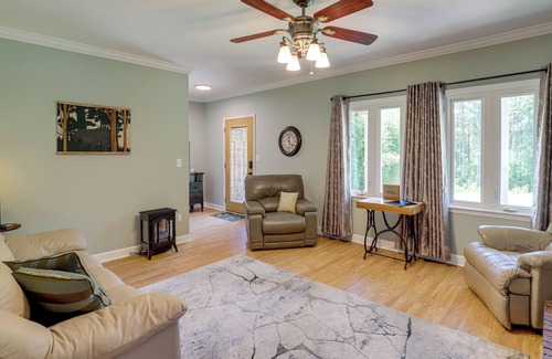 Union Mills House | Union Mills Retreat w/ Pond & 3 Stall Barns!