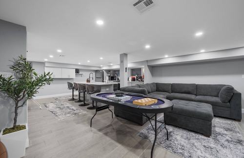 Union Apartment | Union Oasis: Hot Tub, Grill, Gym, Games, Massage chair, EWR 10min, NYC 30 min