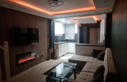 Watford House | Uniq 3 Bedroom House in central Watford ,15min to London Euston , close to Harry Potter