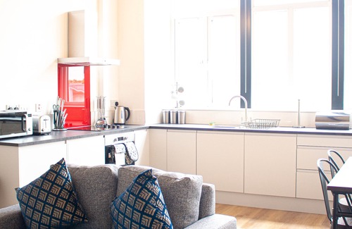West Bromwich Apartment | Unique 1 Bed Duplex APT- West Bromwich