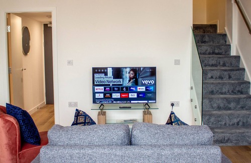 West Bromwich Apartment | Unique 1 Bed Duplex APT- West Bromwich