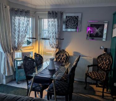 Rhyl House | Unique 2 bed lodge