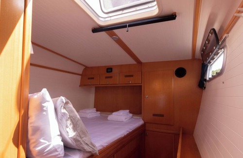 Cozumel Boat Rental | Unique 47ft luxury catamaran, fully equipped & w/AC, 2 bedrooms & 2 bathrooms.