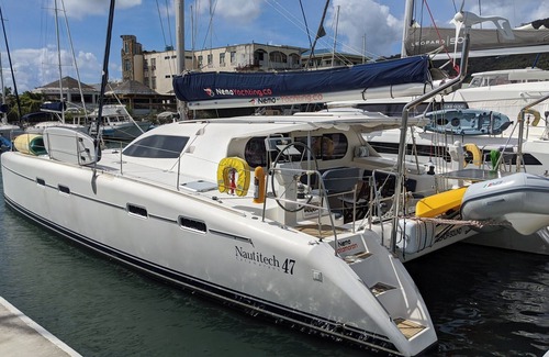 Cozumel Boat Rental | Unique 47ft luxury catamaran, fully equipped & w/AC, 2 bedrooms & 2 bathrooms.