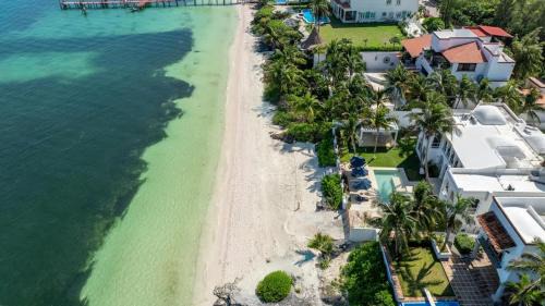 Punta Cancun House | Unique 5BR Beachfront Villa w/Private Pool!