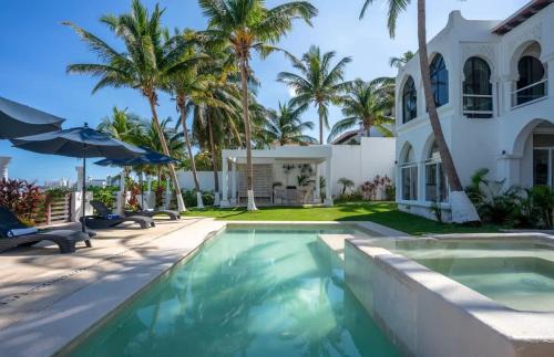 Punta Cancun House | Unique 5BR Beachfront Villa w/Private Pool!