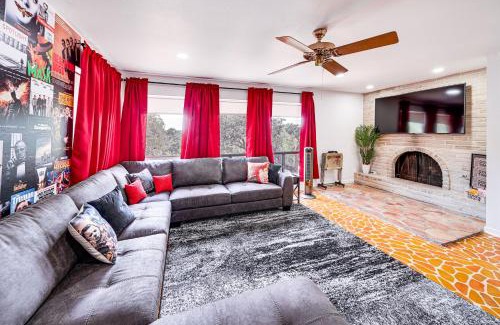 North San Antonio - SAT House | Unique and Stylish San Antonio Home with Deck!