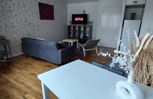 Greenwich West Apartment | Unique apartment in amazing London with AC, fitness room, WiFi
