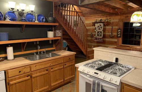 Florissant House | Unique award winning cabin! Get away and relax!