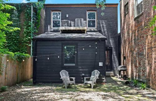 Shelby Park House | Unique Black Home in the Heart of Shelby Park