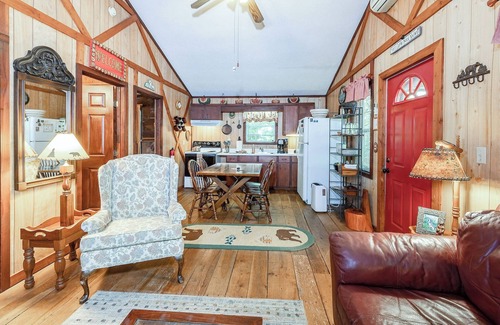 Lake Toxaway Cabin | Unique Cabin w/Fire Pit and Tennis On Site