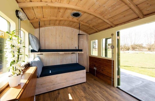 Birdham House | Unique & Comfy Remodelled Railway Carriage
