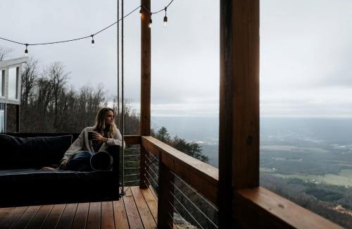 Trenton House | Unique Container with BBQ Ideal for Couples in Georgia
