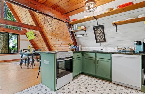 Como Cabin | Unique & Cozy A-Frame Getaway