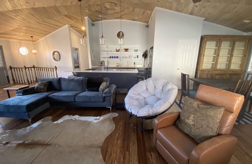 Mount Mourne House | Unique Cozy Home with Lake Norman Views