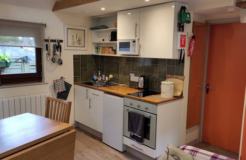 New Forest District Cottage | Unique detached holiday cottage, Hampshire