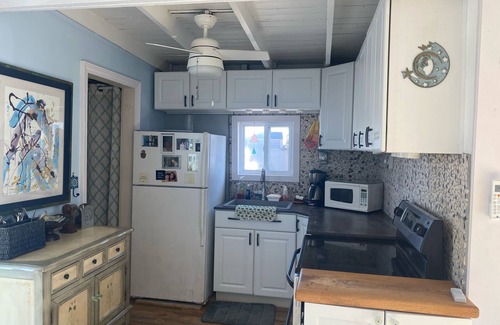 Snug Harbor Cottage | Unique East Matunuck Cottage