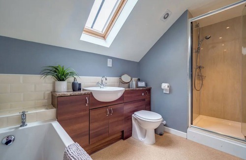 Cauldon Low Other | Unique farm stay near Alton Towers & Foxtail Barns Wedding Venue sleeps up to 16