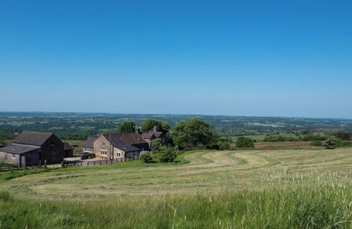 Cauldon Low Other | Unique farm stay near Alton Towers & Foxtail Barns Wedding Venue sleeps up to 16