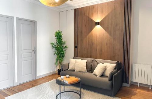 Quartier Sainte-Avoye Apartment | Unique Flat near Louvre & Palais Royal