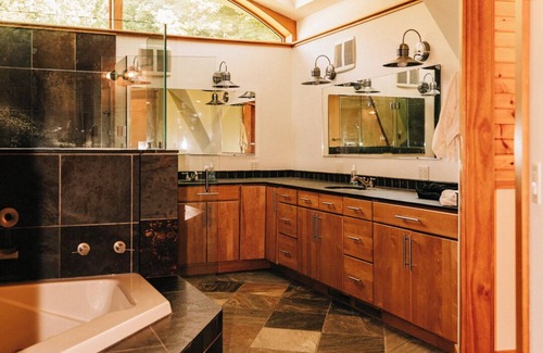 South Haven Cabin | Unique Geodesic Dome Home in South Haven