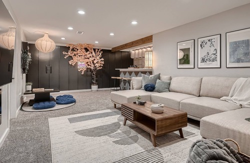 Lamar Heights Area House | Unique getaway with epic lantern patio, hot tub & playset! Perfect for families!