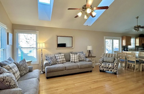 Caryville House | Unique home at Norris/Mountain Lake Marina/Windrock & Norris Dam State Park